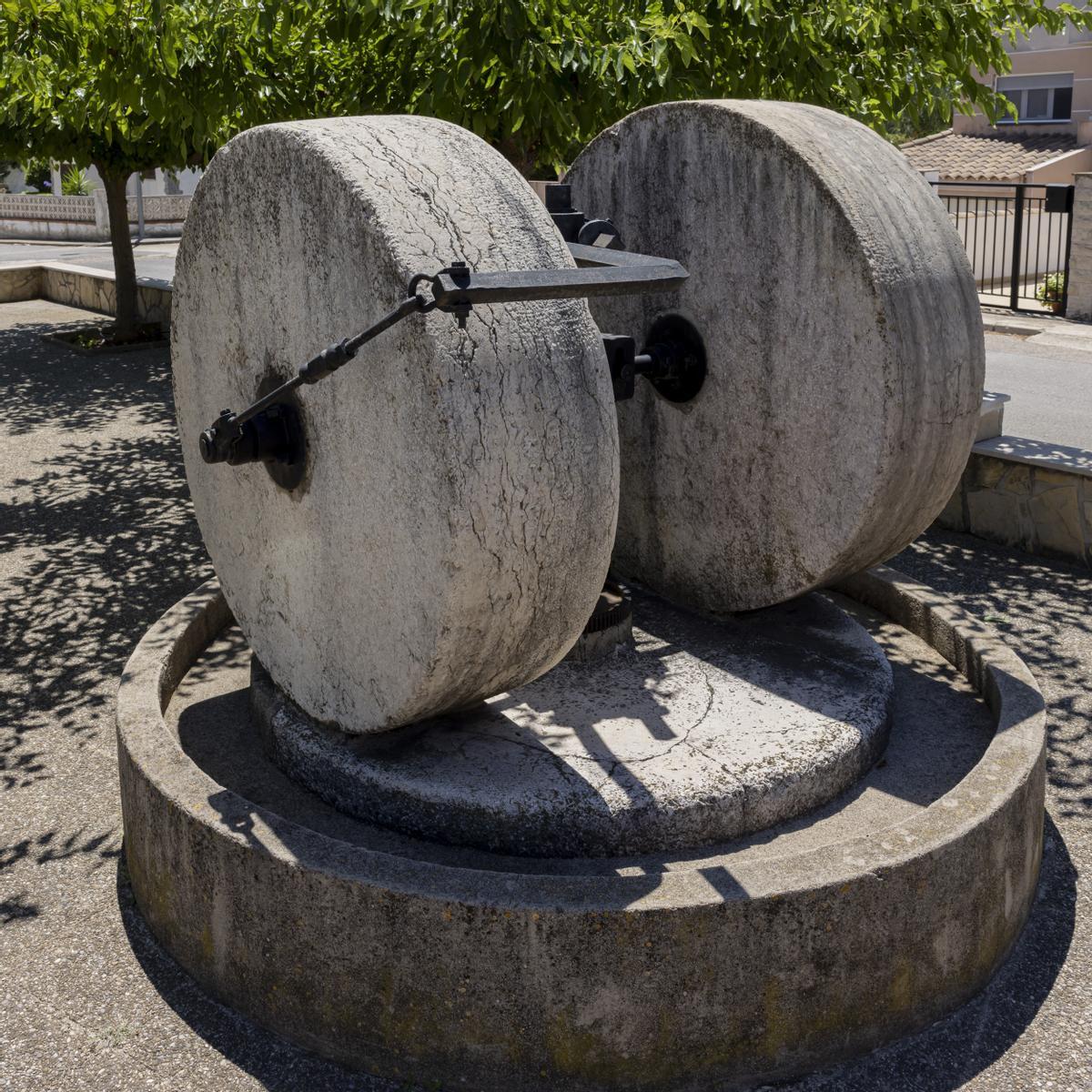 Piedras de Almazara, en Plaza de San Isidro.