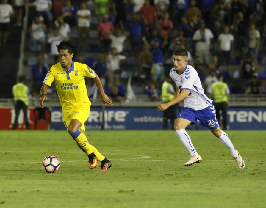 Delia Padrón Partido Copa Mahou entre el Tenerife y Las Palmas.