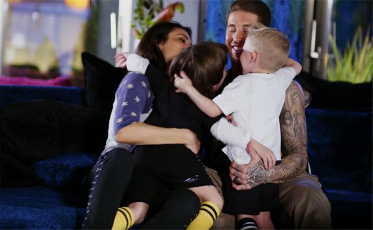 Sergio Ramos y Pilar Rubio con sus dos hijos mayores: Sergio y Marco. 