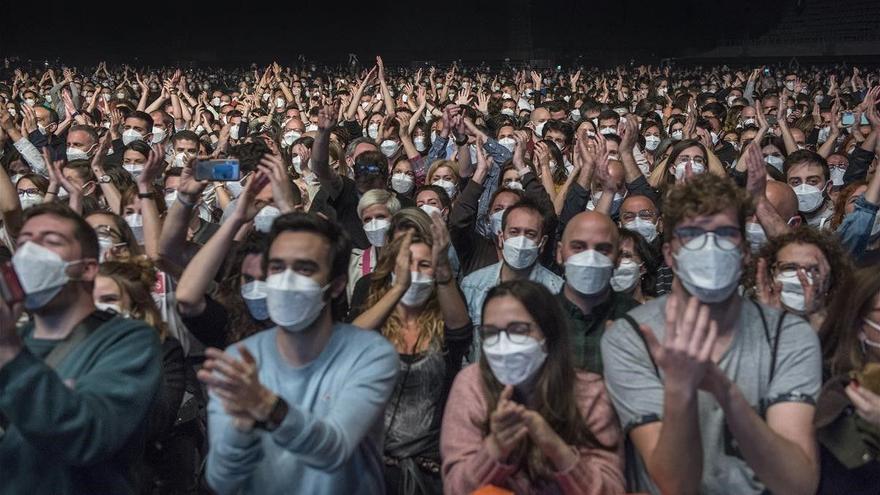 El cribaje previo del concierto de Love of Lesbian detecta seis positivos