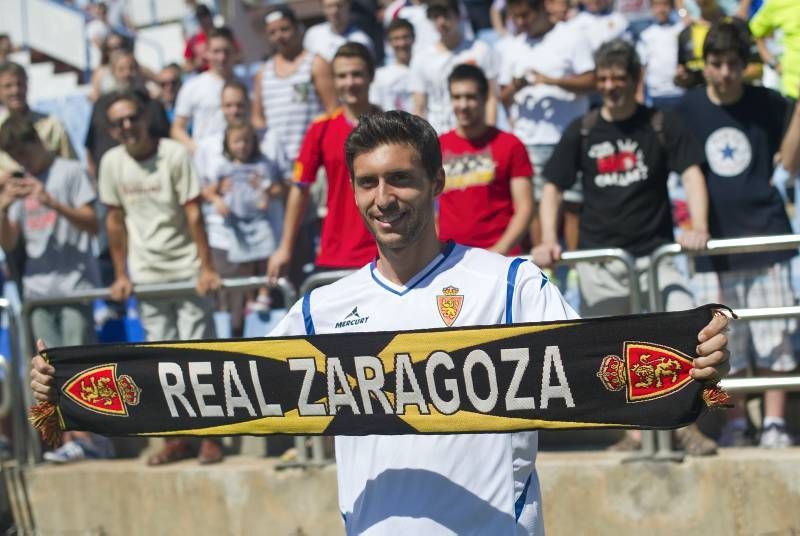 Presentación de Borja Bastón con el Real Zaragoza