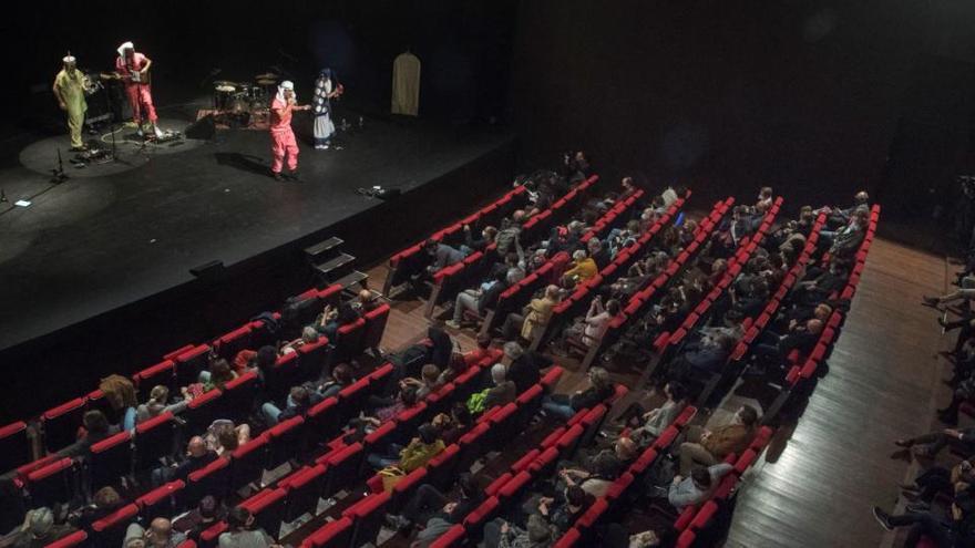 La sala gran del Kursaal, plena, en la inauguració de la Mediterrània |