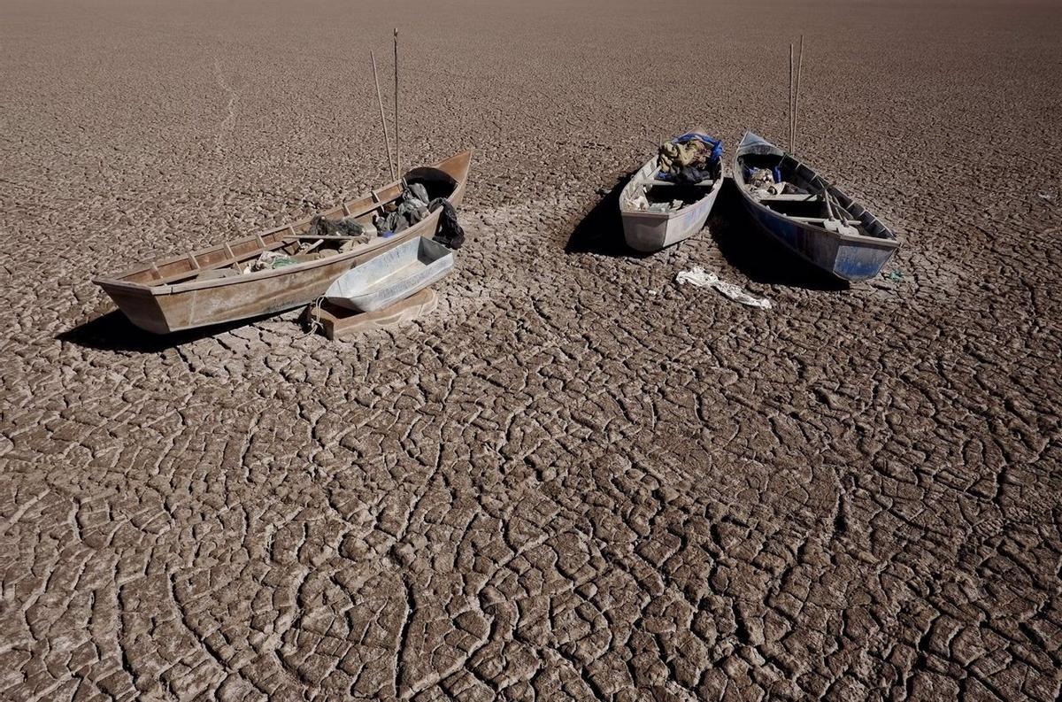 Lago Poopó, en Bolivia, completamente seco