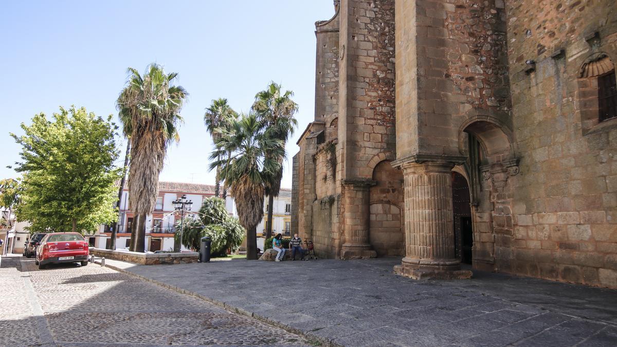 Una imagen de la plaza de Santiago, que pretende convertirse en un espacio más diáfano y seguro, que puedan disfrutar los vecinos y turistas.