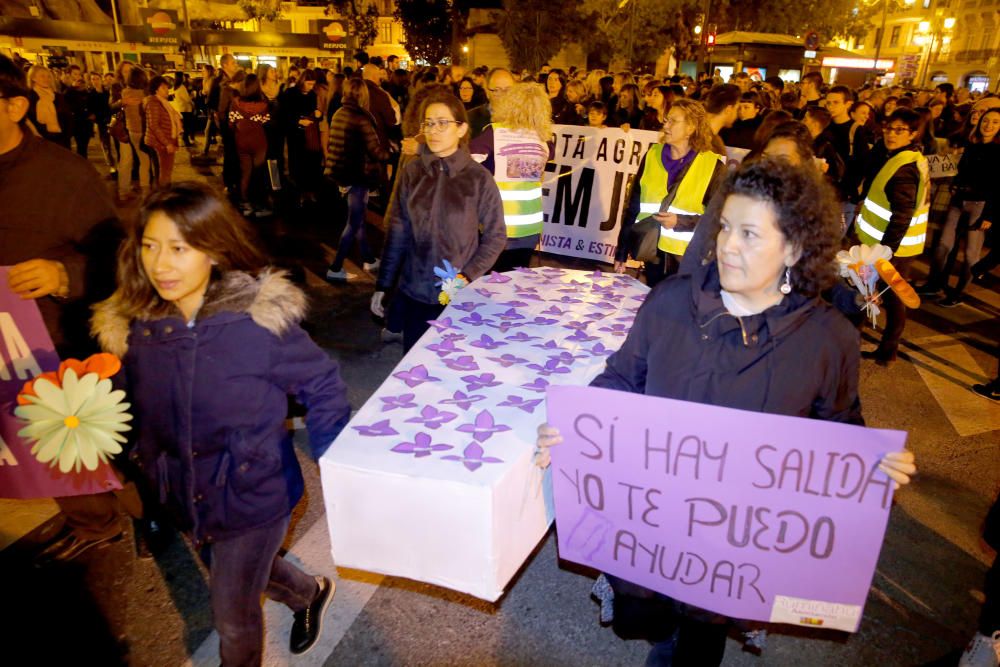 Manifestación contra la violencia de género en València