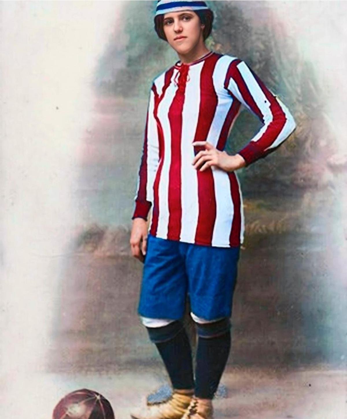 Anita Carmona, con su camiseta del Sporting de Málaga