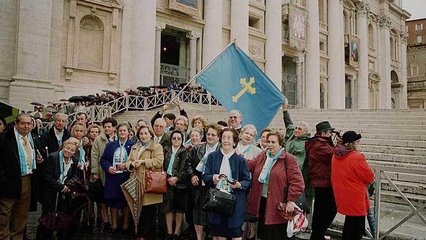 Asturianos en la canonización de los mártires de Turón, en una foto de archivo.