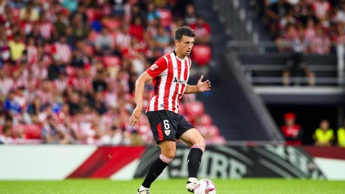 Mikel Vesga, durante un partido con el Athletic.