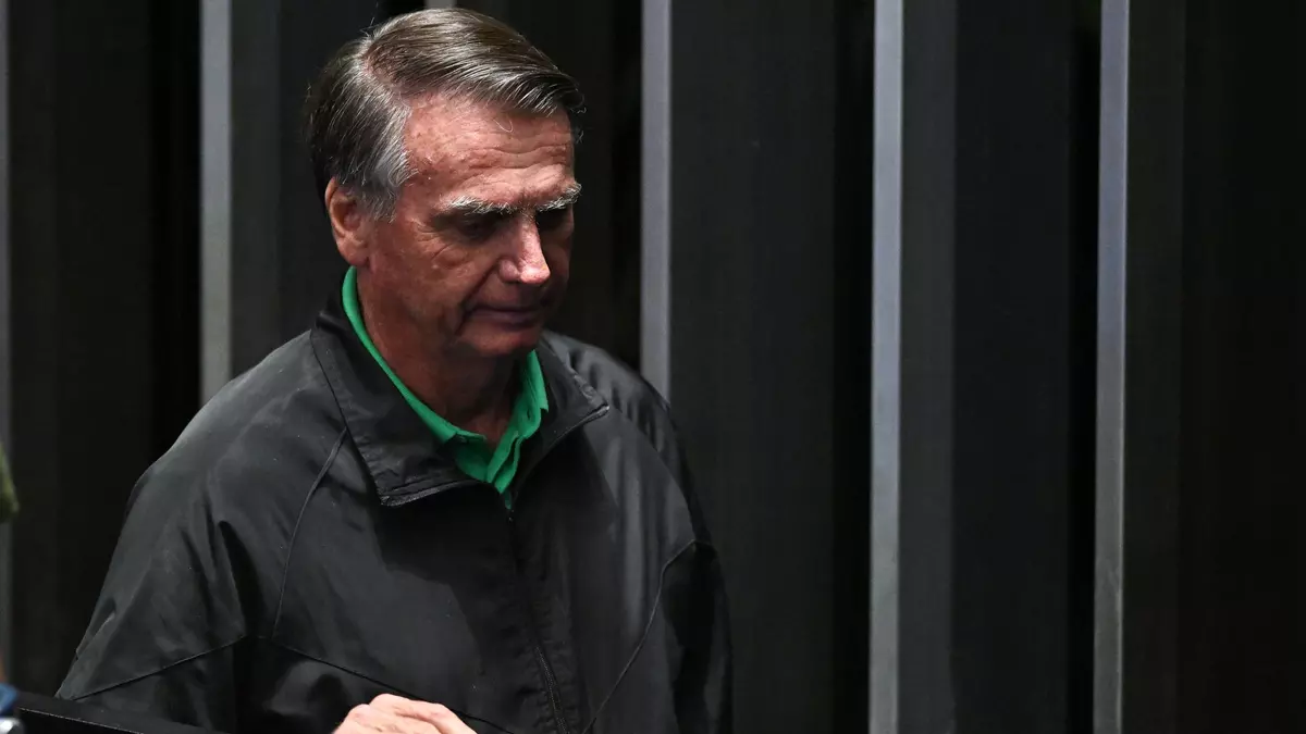Un golpe frustrado, una vieja enemistad y el 'factor Trump': las claves para entender el arresto domiciliario de Bolsonaro