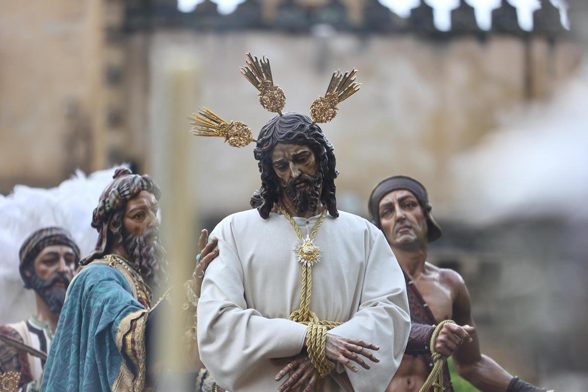 La Vera Cruz y el Amor vuelven a sus templos
