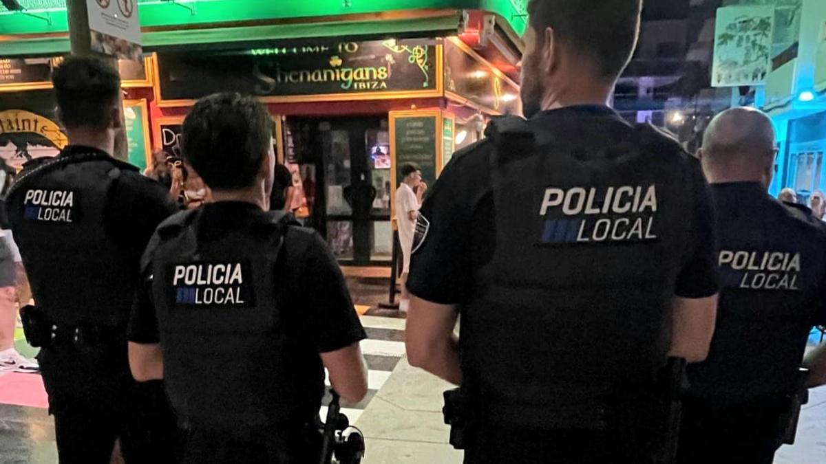 Policía Local de Sant Antoni.