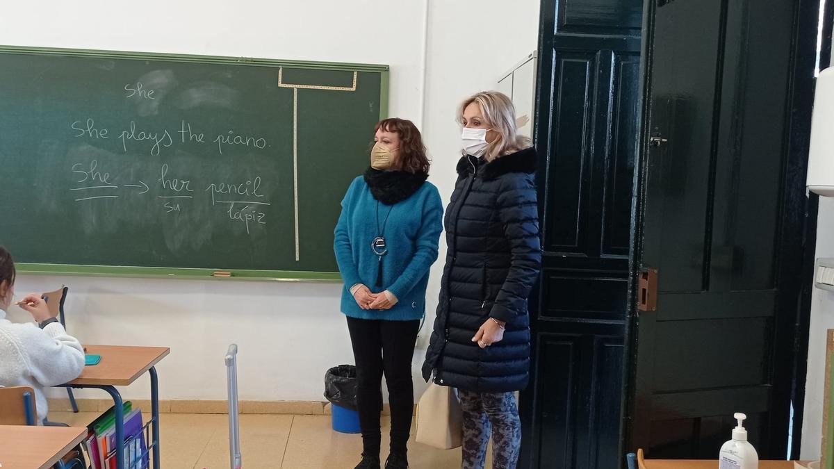 Visita de la delegada de Educación, Inmaculada Troncoso, al colegio Colón.