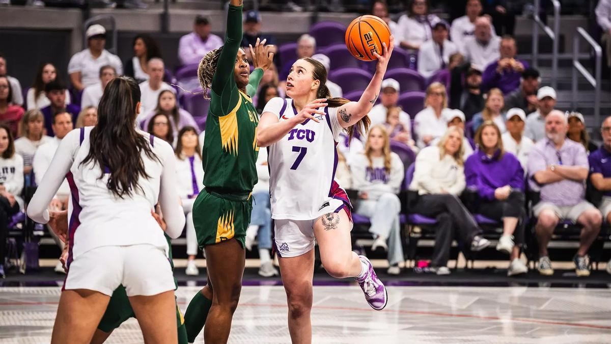 Marta Suárez, en un partido con TCU.