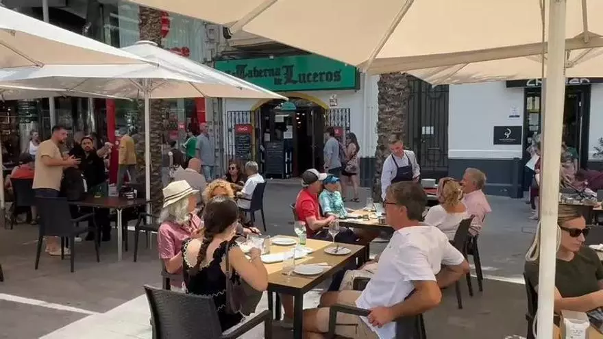 Polémica en Luceros por las terrazas durante las mascletás