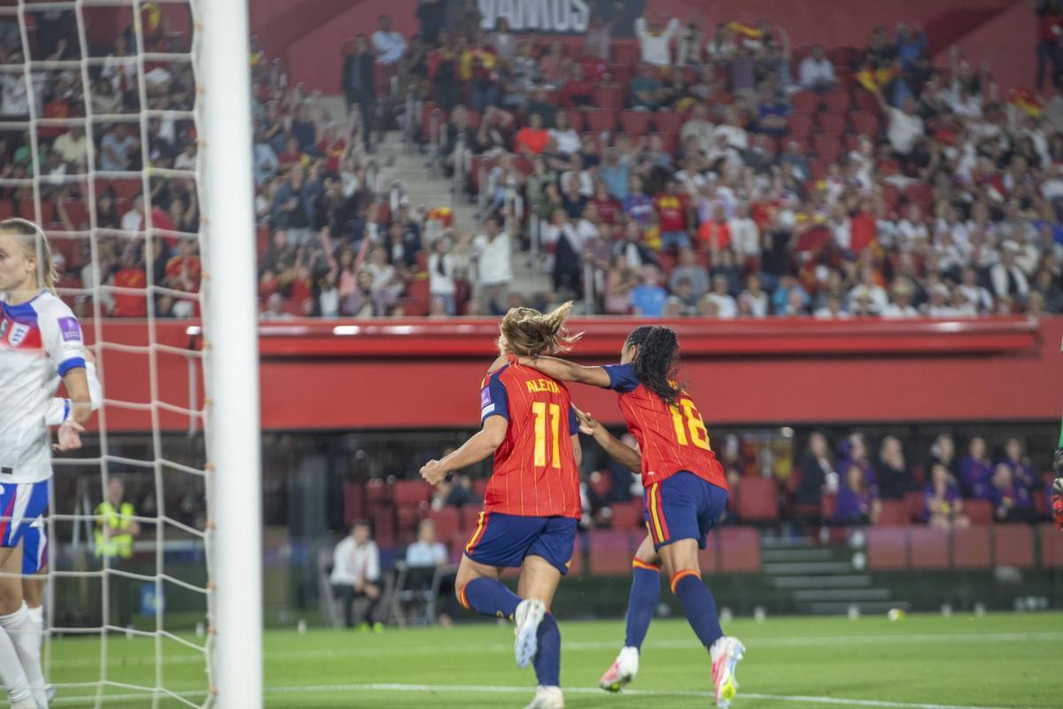 Son Moix vibró con la goleada de España a Inglaterra Son Moix vibró con la goleada de España a Inglaterra