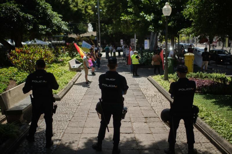 Manifestación de VOX en Santa Cruz de Tenerife  | 23/05/2020 | Fotógrafo: Andrés Gutiérrez Taberne