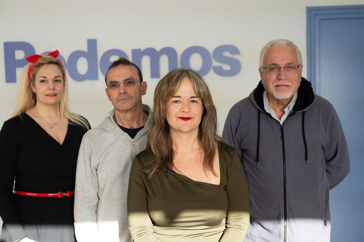 María Goicoechea, con otros miembros de la lista de Podemos Aragón.
