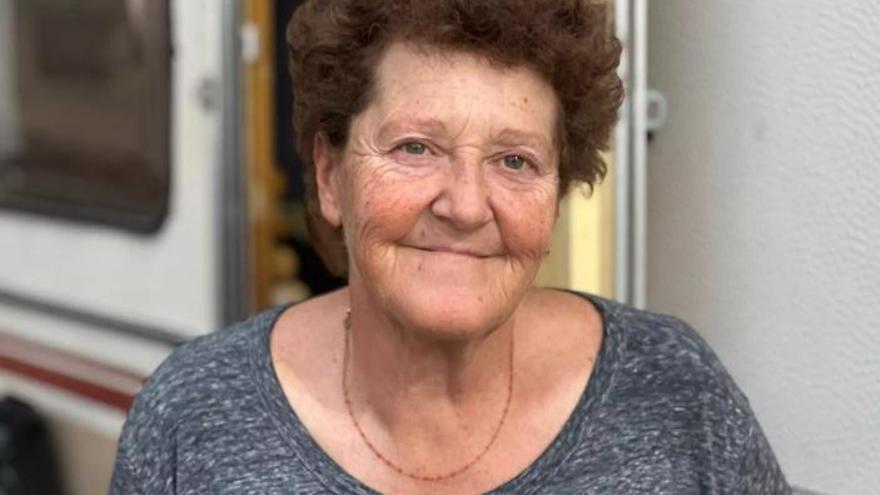 Visita a Begoña Iglesias, la portavoz del asentamiento de caravanas de Son Hugo en Palma.