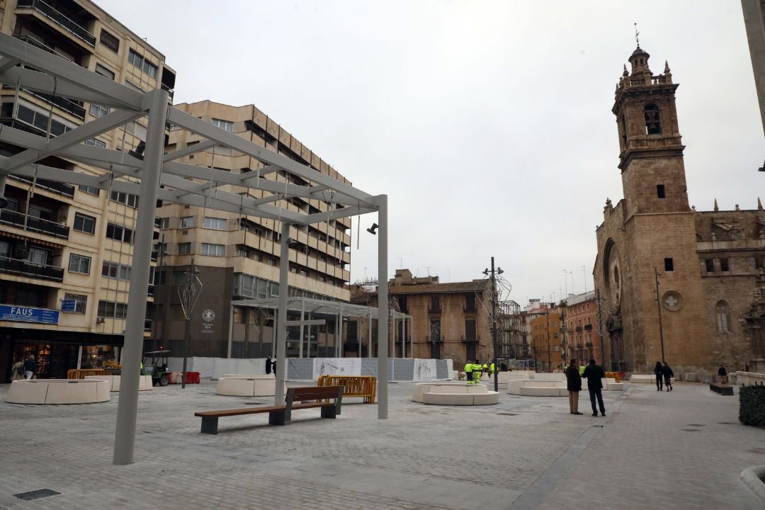 Inauguración de la Plaza de Brujas renovada tras las obras