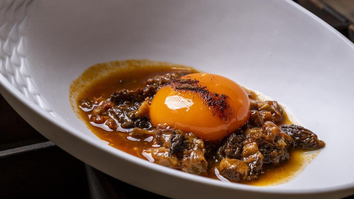 Las colmenillas trabajadas como callos del restaurante Ansils.