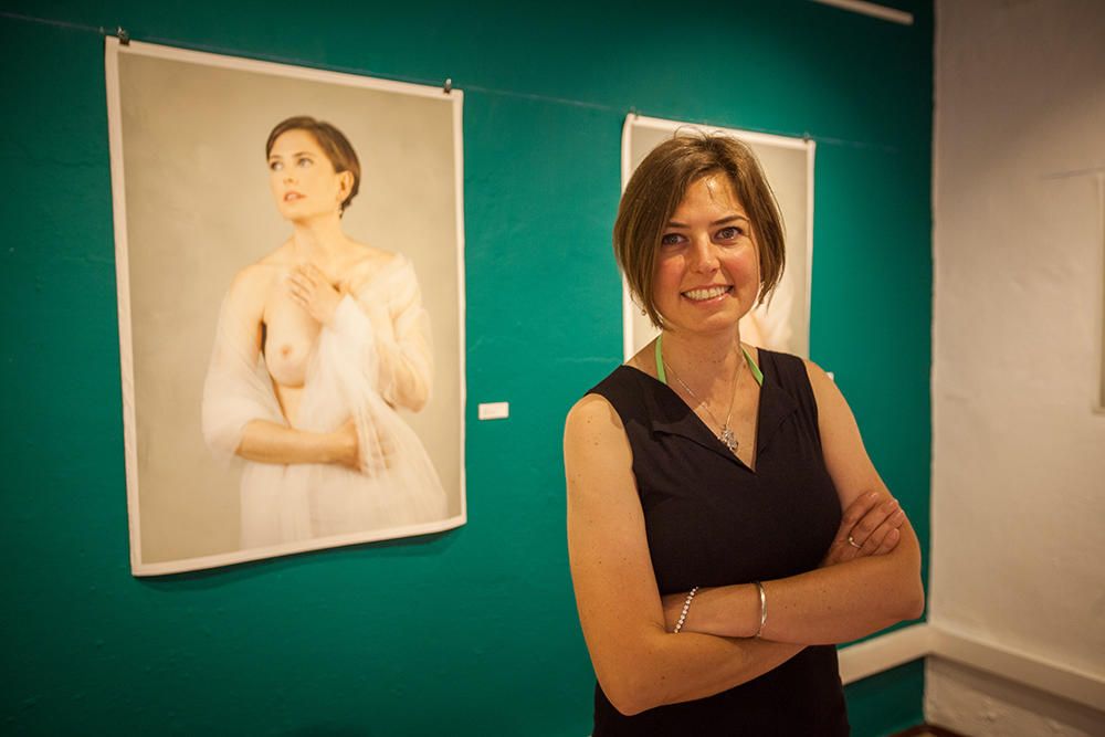 La galería P| Art inaugura  una muestra de fotografías de Silvia Amodio que retrata mujeres que han padecido cáncer de mama