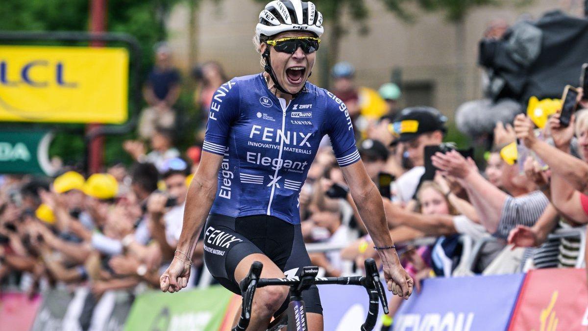 Yara Kastelijn vence la cuarta etapa del Tour Femmes.