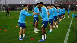 Roony entrenó con buen humor junto a Rashford después de recibir el pasillo de collas