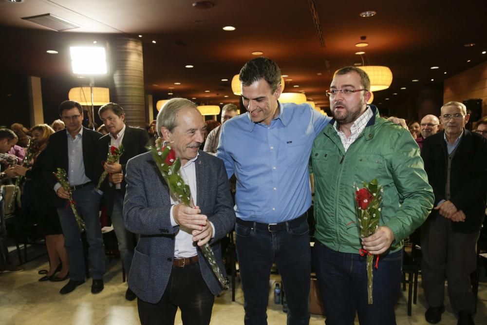 Pedro Sánchez participa en la Fiesta de la Rosa en Oviedo