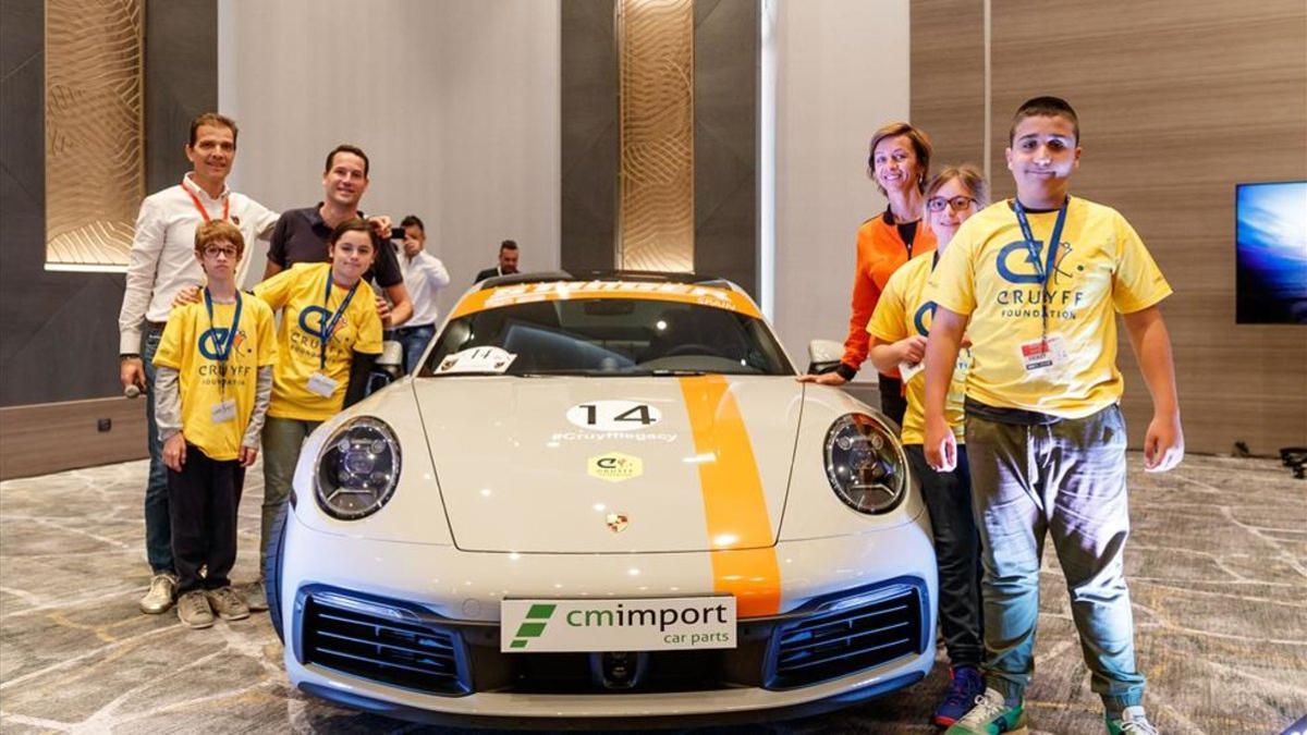 'Cars For Smiles' ,promovida por la Fundación Johan Cruyff