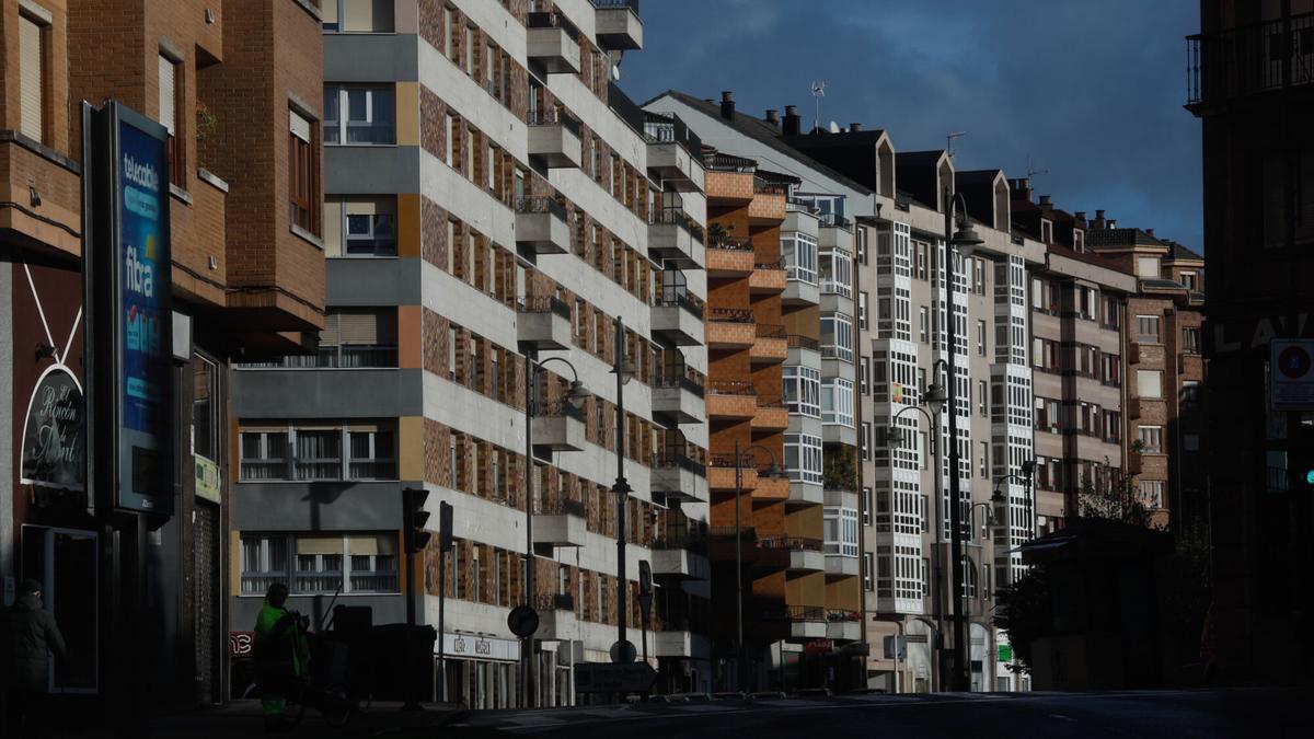 EDIFICIOS. VIVIENDAS EN AVILES. VIVIENDA. PISOS. ALQUILER. FALTA DE VIVIENDAS