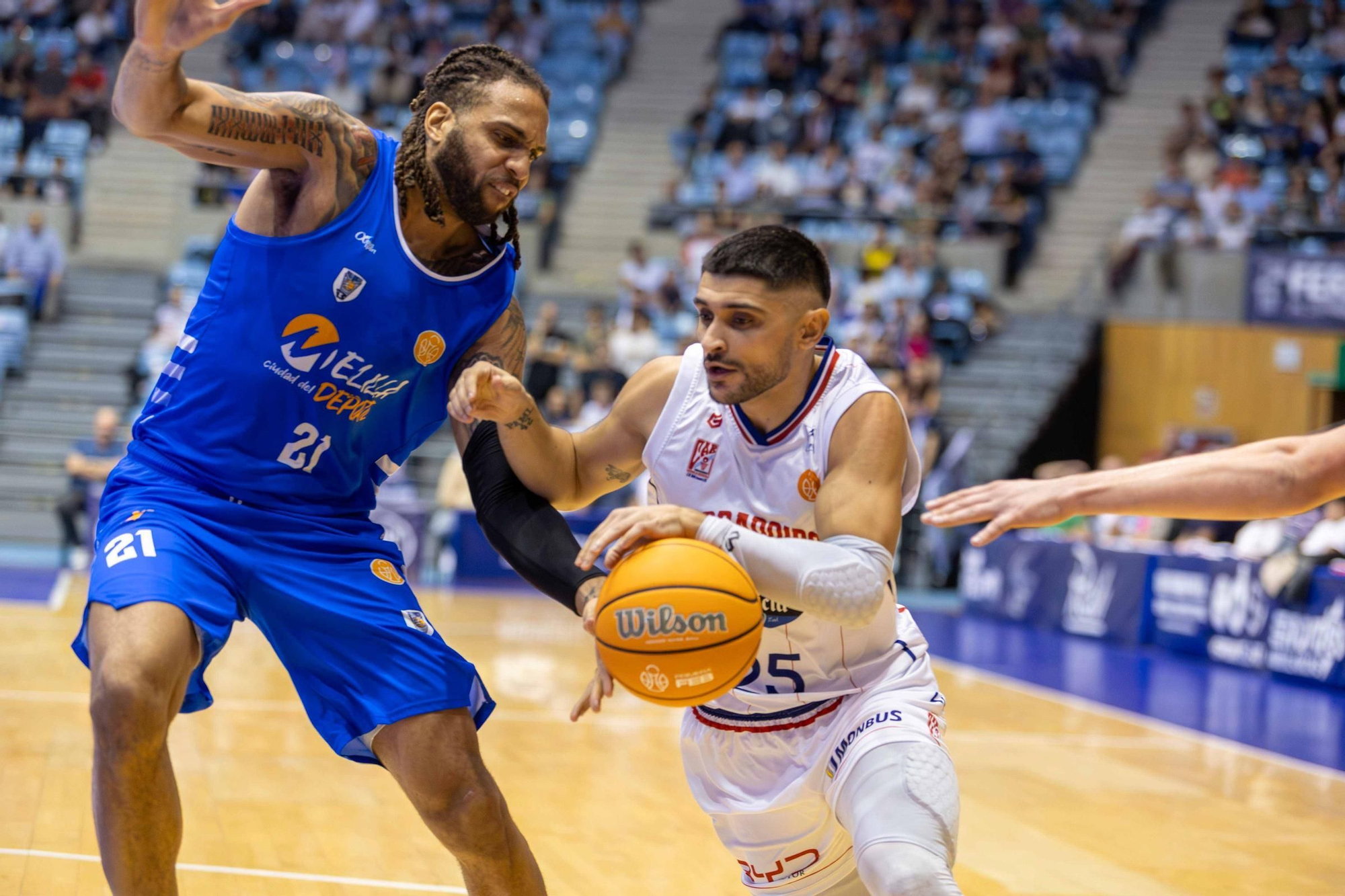 El Obradoiro ejerce de 'grande' para ganar al Melilla