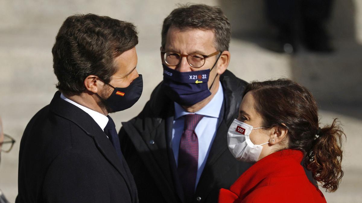 a su llegada al acto institucional por el Día de la Constitución en el Congreso de los Diputados, a 6 de diciembre de 2021, en Madrid (España). El Congreso celebra este lunes el 43º aniversario de la Constitución de 1978 sin público y en las inmediaciones de la escalinata de la Puerta de los Leones por segundo año consecutivo a causa de la evolución de la pandemia de coronavirus. Los grupos parlamentarios de ERC, PNV, EH Bildu, JuntsXCat, PDeCaT, CUO, Compromís y el BNG no han acudido al acto, al igual que en años anteriores. El 43 aniversario de la Constitución se produce en un momento en el que la posibilidad de su reforma se encuentra paralizada por los partidos. . 06 DICIEMBRE 2021;CONSTITUCION;CONGRESO;43 ANIVERSARIO;PARTIDOS Eduardo Parra / Europa Press 06/12/2021