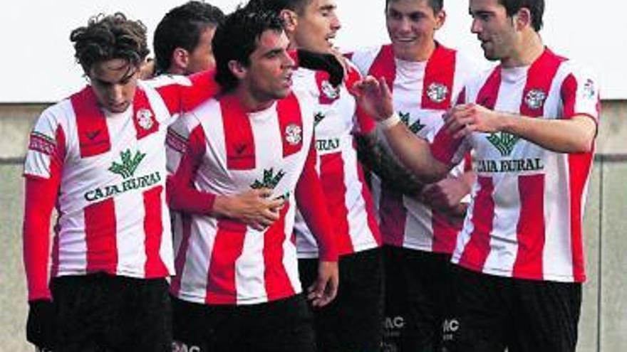 Los rojiblancos celebran el gol de Dani Hernández de hace nueve días.