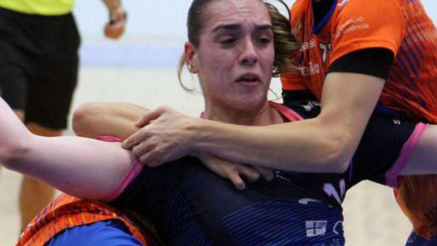 El Lobas Oviedo Balonmano Femenino de División de Honor Oro arrolla al Mislata (32-16)