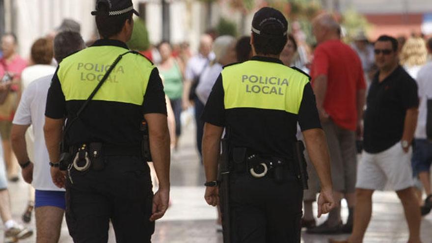 Imagen de archivo de agentes de la Policía Local en el Centro de Málaga.