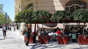 Terraza del bar José Luis, en la esquina de Diagonal con Tuset, en abril del 2015.