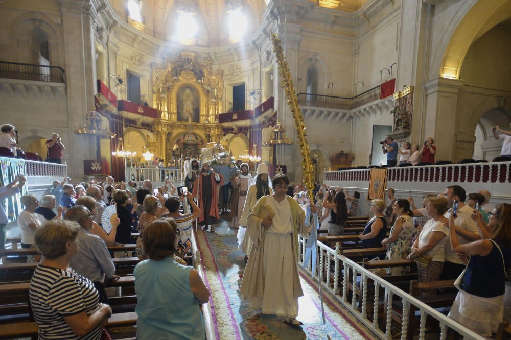 Procesión del entierro de la Virgen en Elche