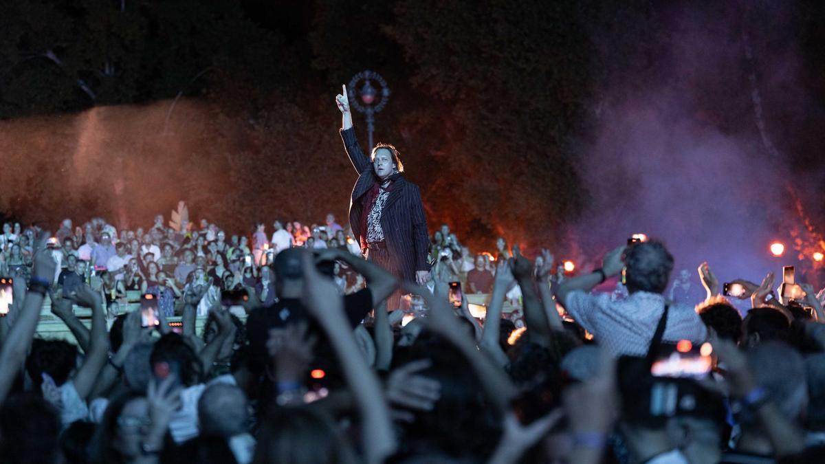 El líder de Arcade Fire durante el concierto de Icónica Fest