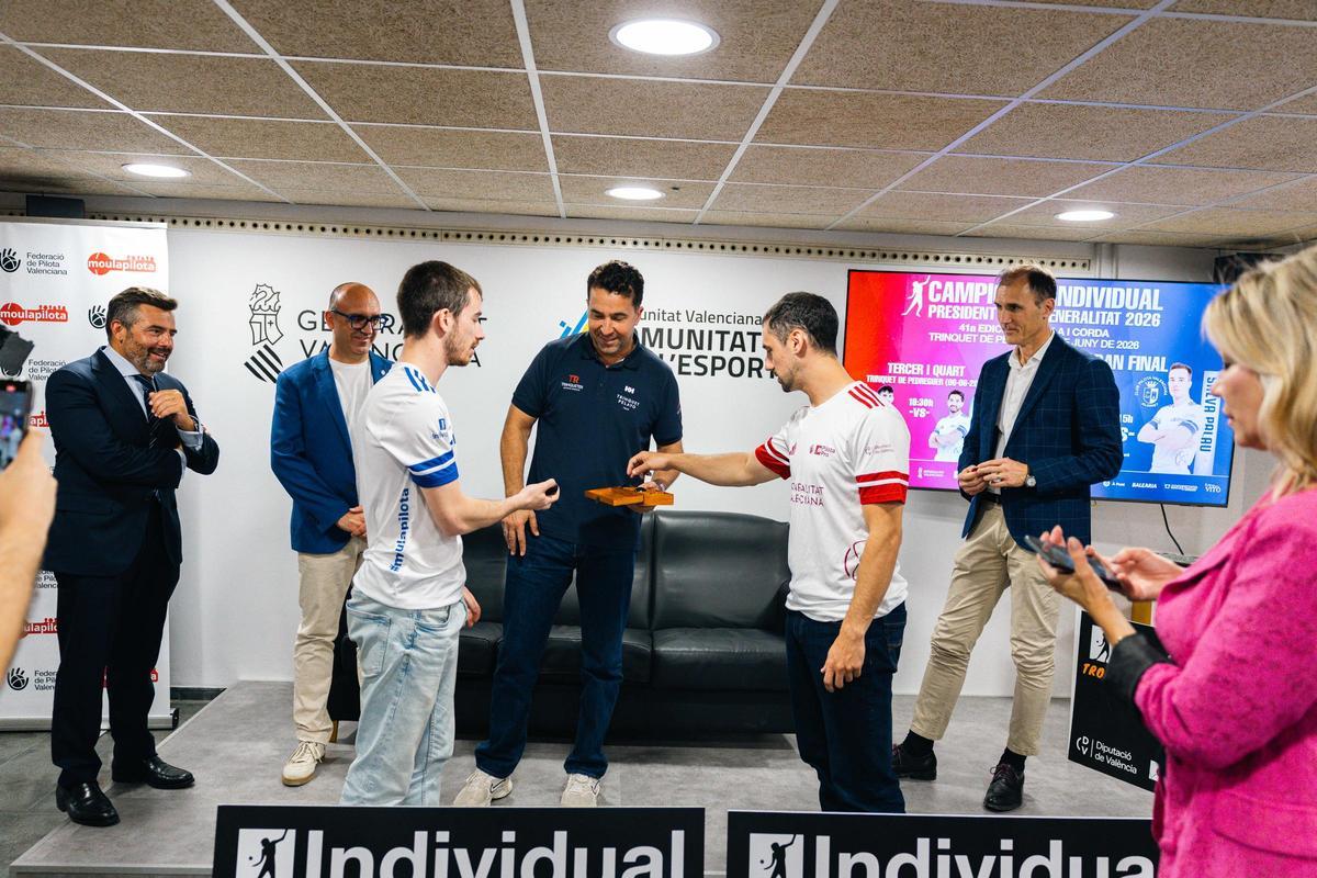 Salva Palau i Giner trien les pilotes per a la final.