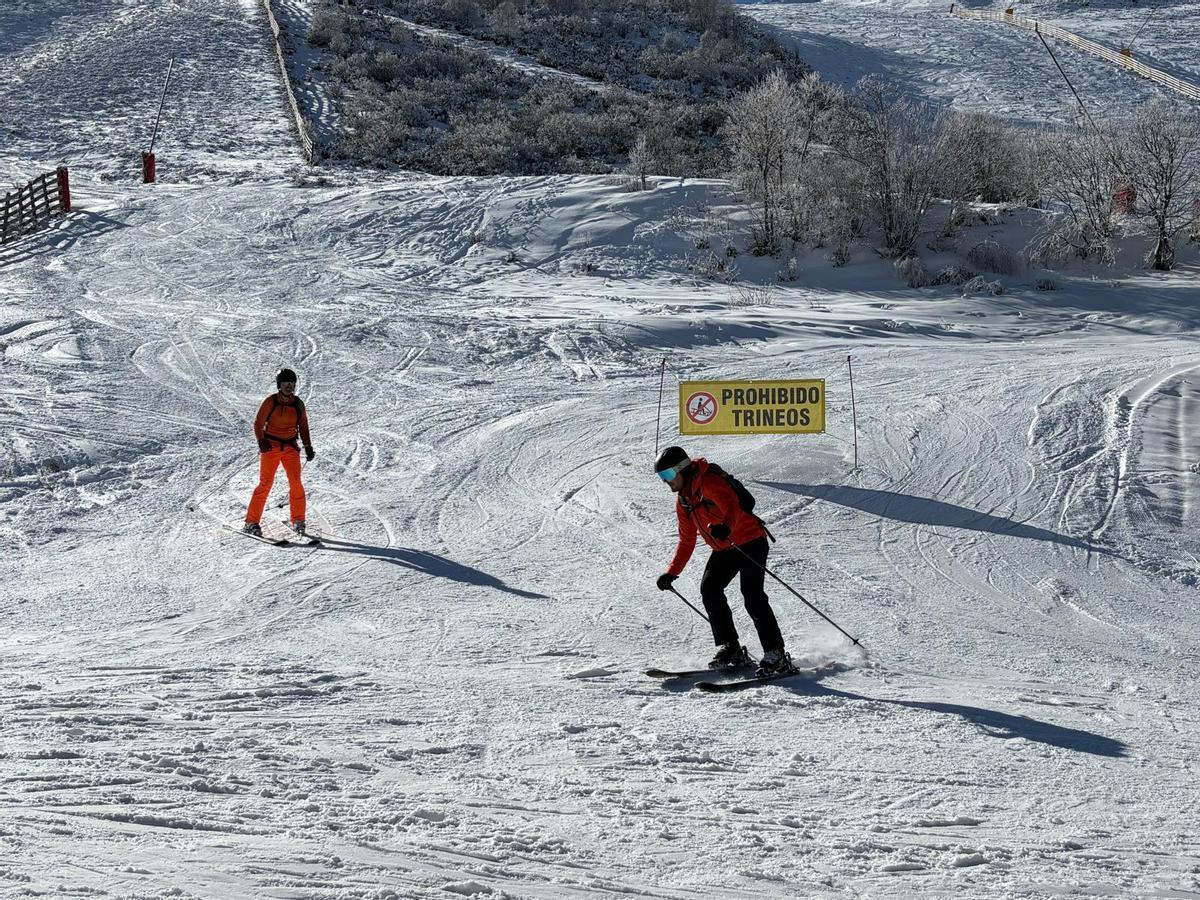 Una jornada de nieve y esquí en Leitariegos