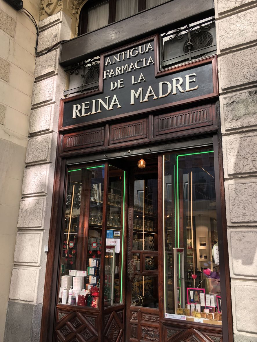Una curiosa farmacia de Madrid.