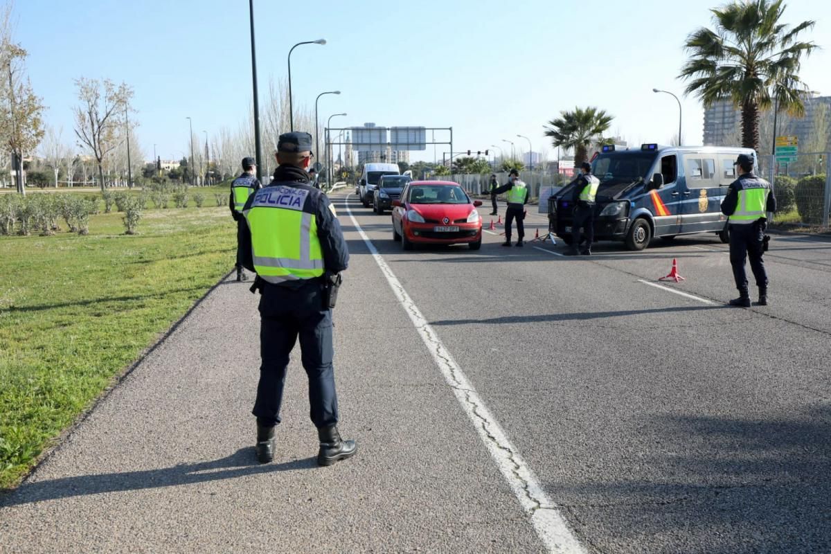 Control policial en al salida de la carretera a Huesca