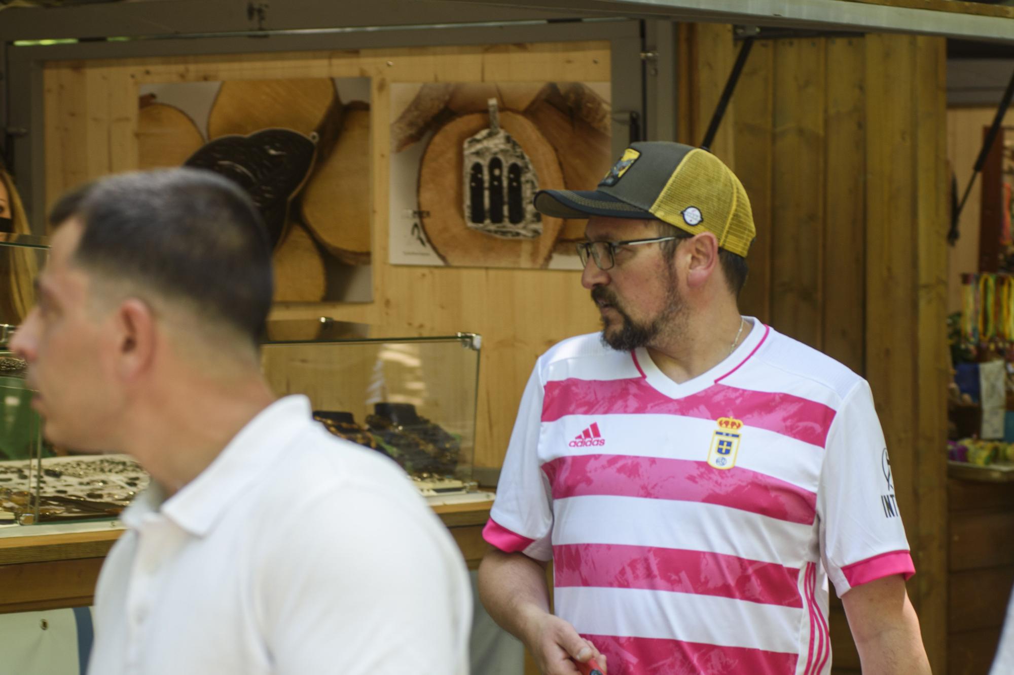 Galería de fotos: buen ambiente y sol en la celebración de la feria de la Ascensión en Oviedo