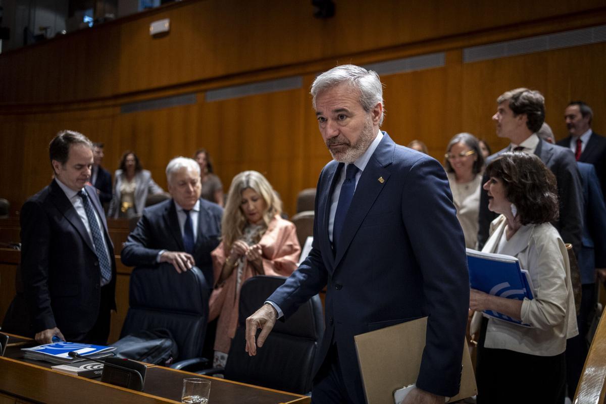 PRIMERA SESION DEL DEBATE DE INVESTIDURA CON LA INTERVENCION SIN LIMITE DE JORGE AZCON EN LAS CORTES DE ARAGON