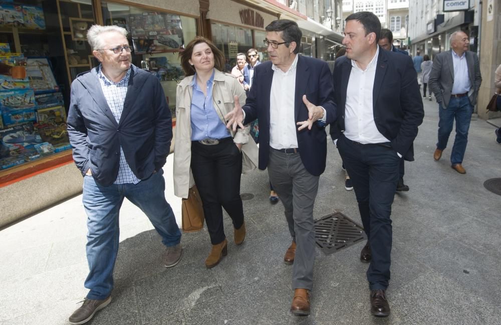 Patxi López hace campaña en A Coruña