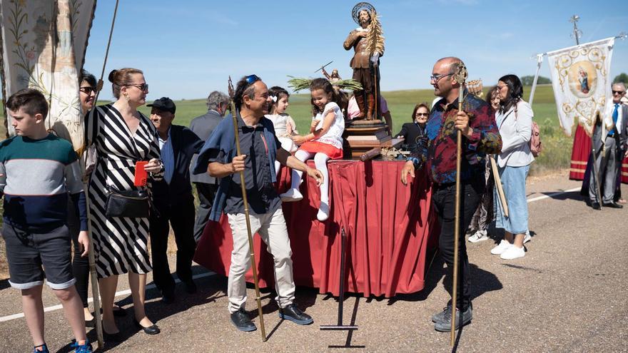 GALERÍA | Quintanilla del Olmo y Prado celebran su rogativa