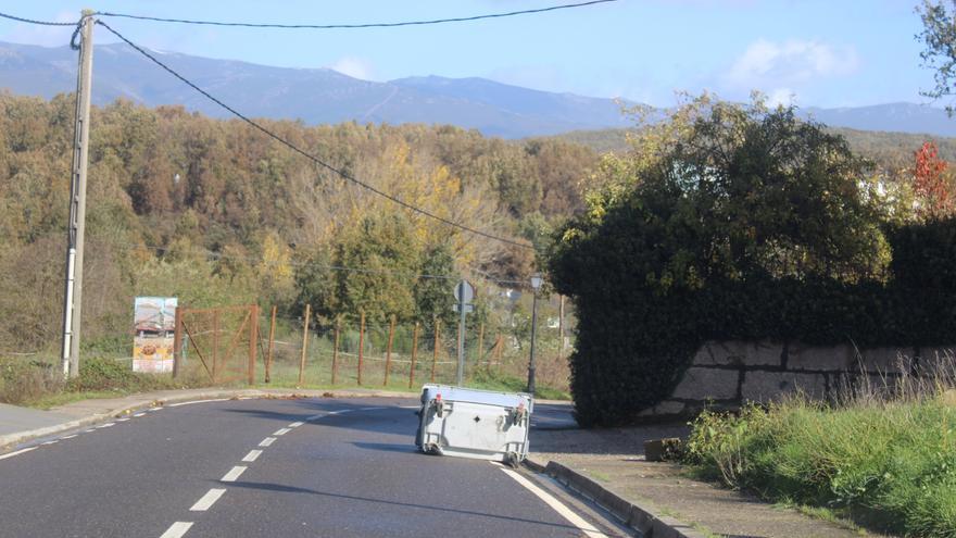 GALERÍA | El Tera, en alerta roja en Puebla de Sanabria