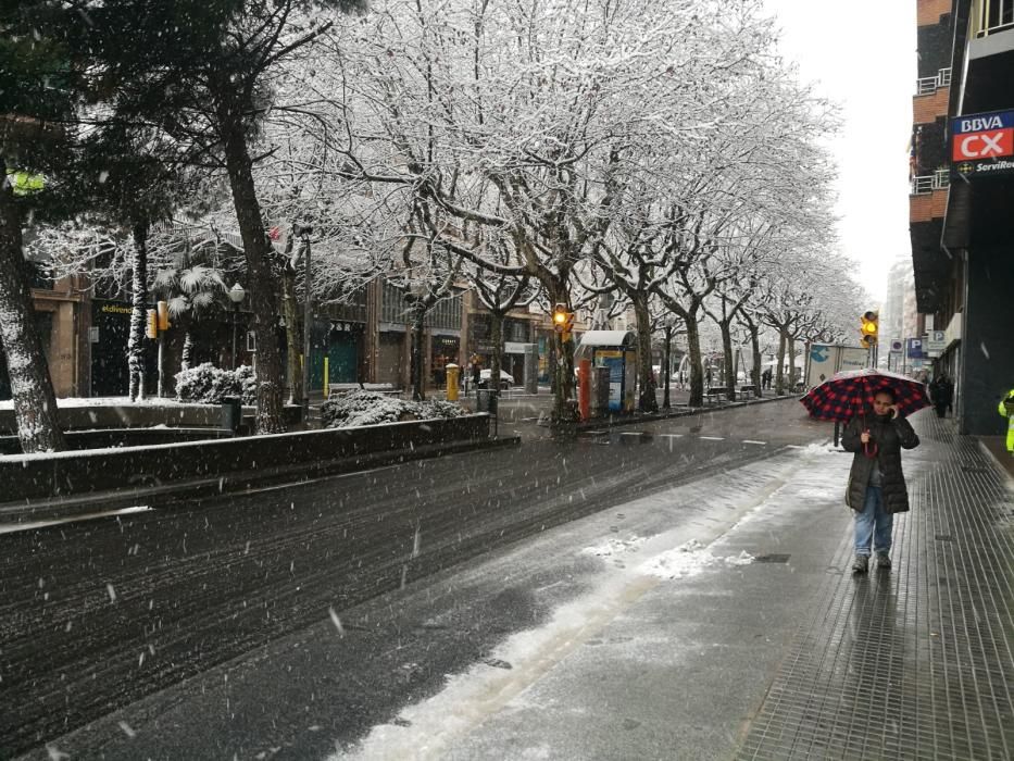 La neu arriba a Manresa