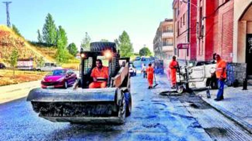 El Ayuntamiento de Coria inicia las obras para pavimentar cuatro calles