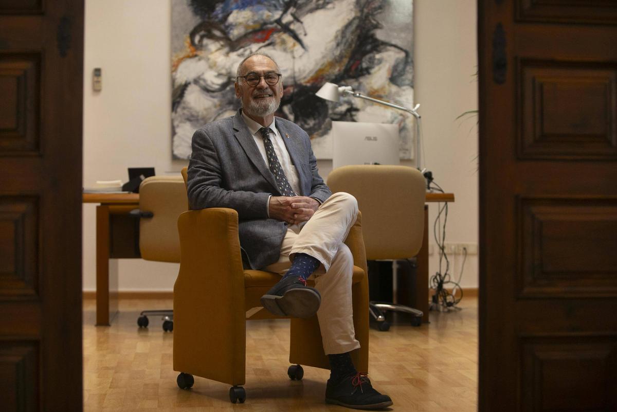 José María Lozano, presidente del Consell Valencià de Cultura, en su despacho del Palau de Forcalló en València, el pasado jueves.
